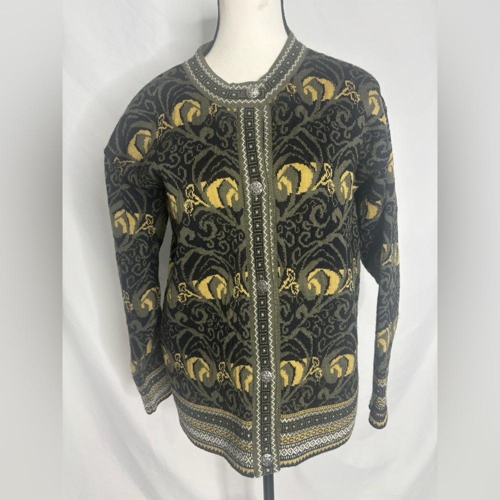 Skjaeveland of Norway Telemark style wool sweater